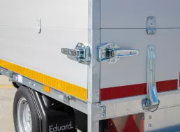 Hot-dip galvanized post on unbraked single axle